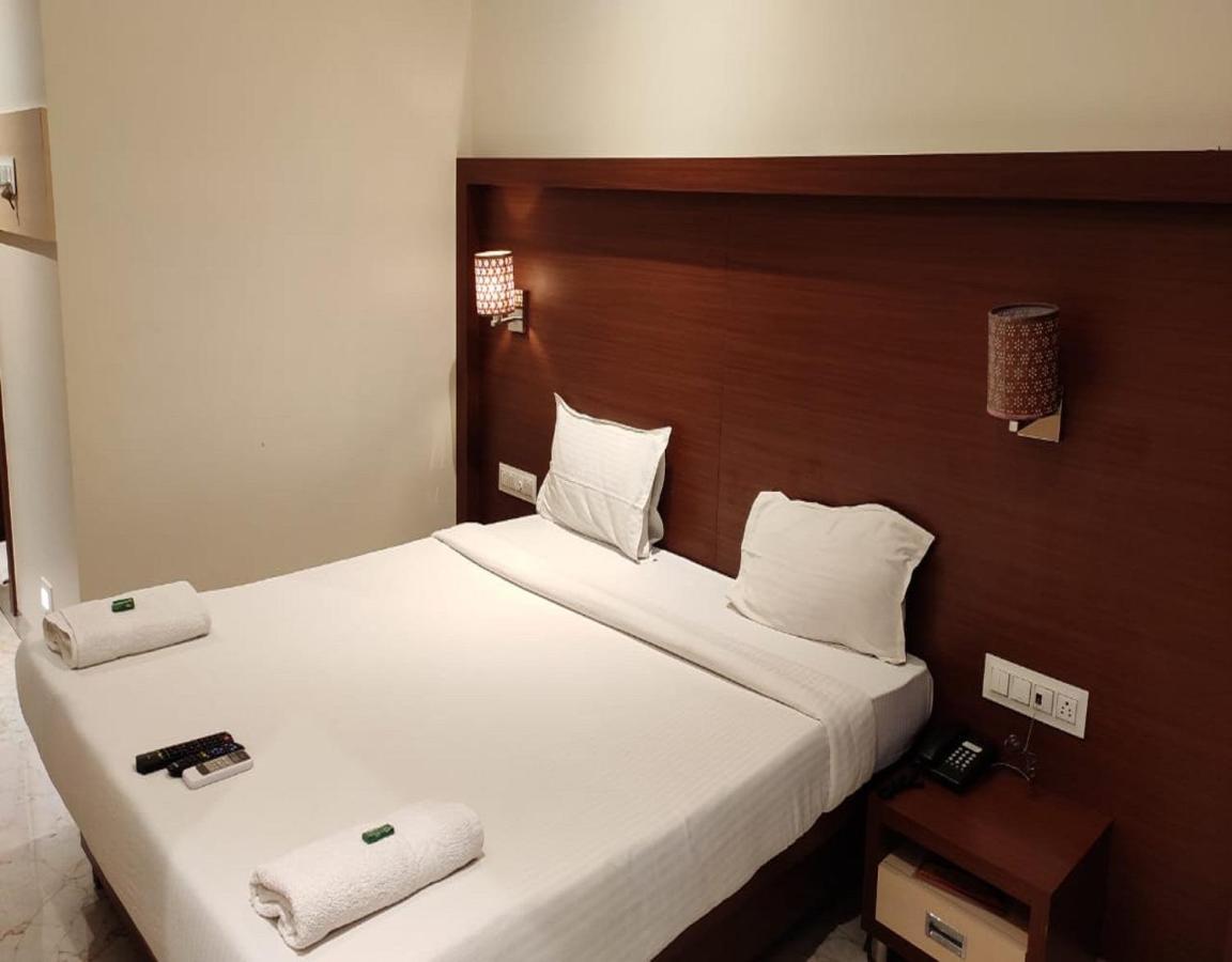 Fabhotel Spring Inn - Nr Borivali Station Malad المظهر الخارجي الصورة