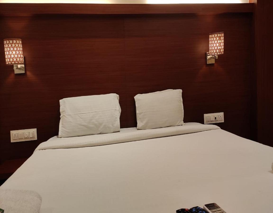 Fabhotel Spring Inn - Nr Borivali Station Malad المظهر الخارجي الصورة